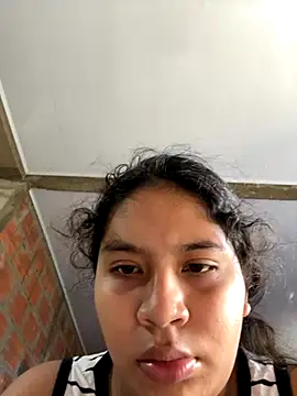 moncerrat luna online show from 11/19/25, 04:40