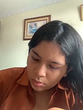 moncerrat luna online show from 10/30/25, 09:01