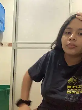 moncerrat luna online show from 11/04/25, 02:15