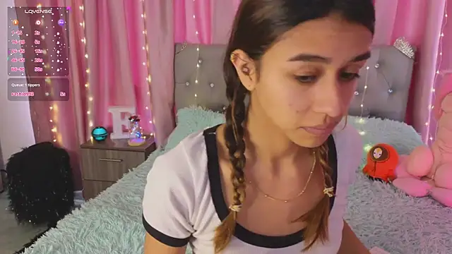 Snapshot of Emiily_Scott1 chatting on 01/29/25, 01:17 Emiily Scott1 online show from 01/29/25, 01:17