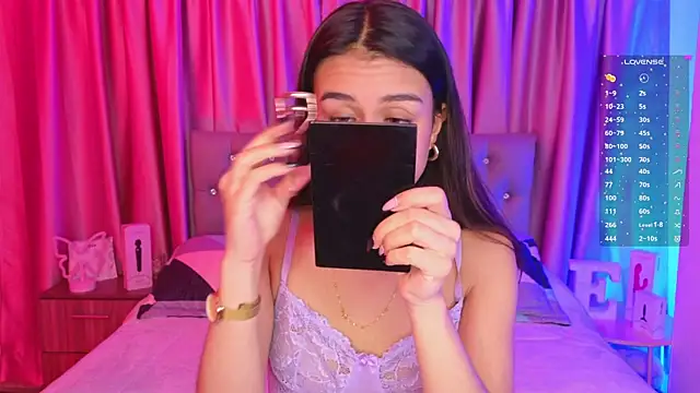 Emiily Scott1 online show from 04/01/26, 12:02