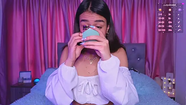 Emiily Scott1 online show from 12/05/25, 02:48