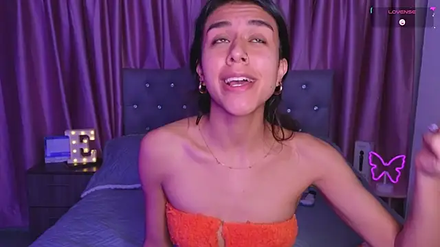 Emiily Scott1 online show from 11/12/25, 10:35