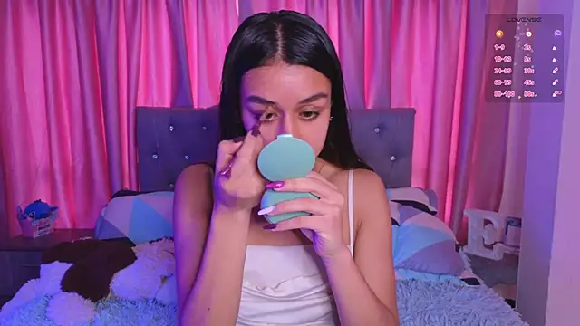 Snapshot of Emiily_Scott1 chatting on 09/19/25, 03:27 Emiily Scott1 online show from 09/19/25, 03:27