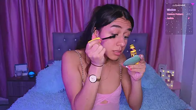 Emiily Scott1 online show from 11/28/25, 09:37