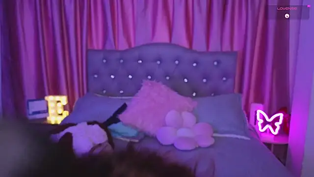 Emiily Scott1 online show from 11/04/25, 09:18