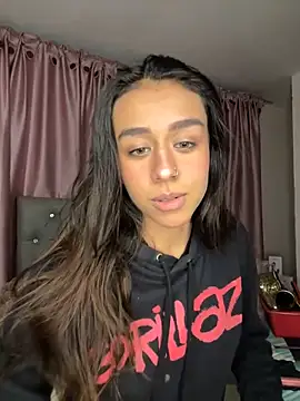 Emiily Scott1 online show from 04/15/26, 10:54