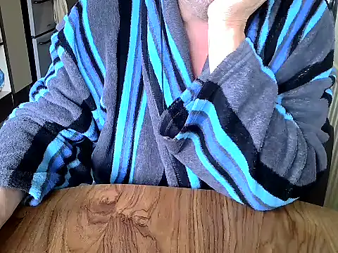 Snapshot of daddyflash chatting on 03/17/25, 11:42 daddyflash online show from 03/17/25, 11:42