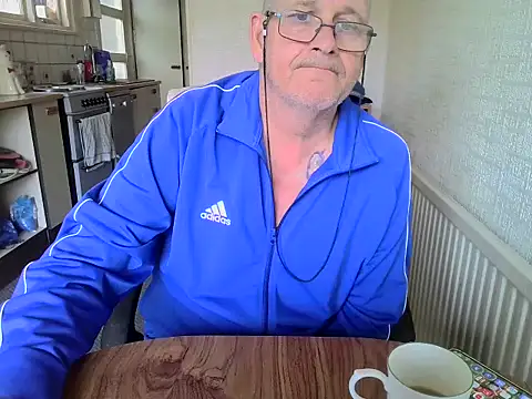 Snapshot of daddyflash chatting on 10/03/25, 10:50 daddyflash online show from 10/03/25, 10:50