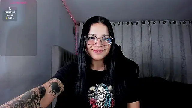 Snapshot of aliice_walker_ chatting on 01/06/26, 10:58 aliice walker online show from 01/06/26, 10:58