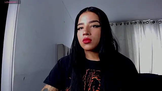 aliice walker  online show from 04/03/26, 03:07