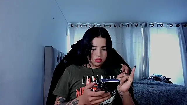 Snapshot of aliice_walker_ chatting on 02/16/26, 03:43 aliice walker online show from 02/16/26, 03:43