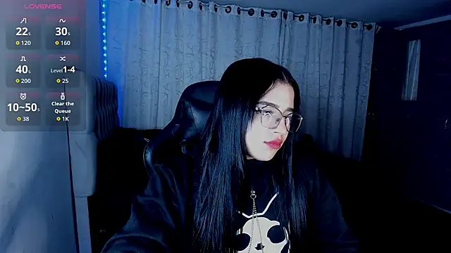 aliice walker  online show from 12/14/25, 03:35