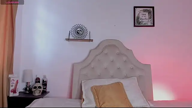 aliice walker  online show from 09/15/25, 01:33