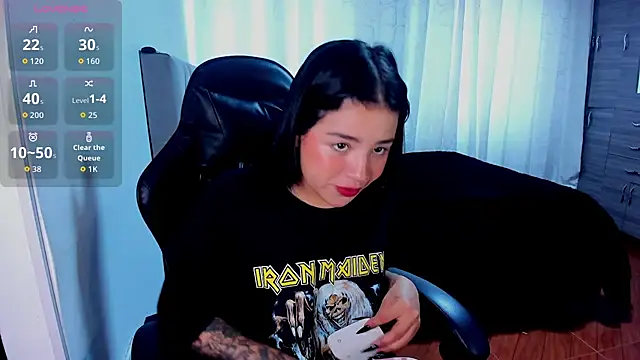 Snapshot of aliice_walker_ chatting on 12/22/25, 03:12 aliice walker online show from 12/22/25, 03:12