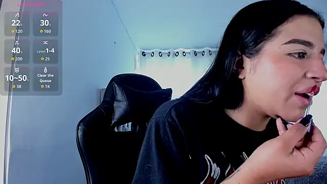 Snapshot of aliice_walker_ chatting on 02/24/26, 05:58 aliice walker online show from 02/24/26, 05:58