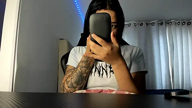 aliice walker  online show from 10/17/25, 12:18