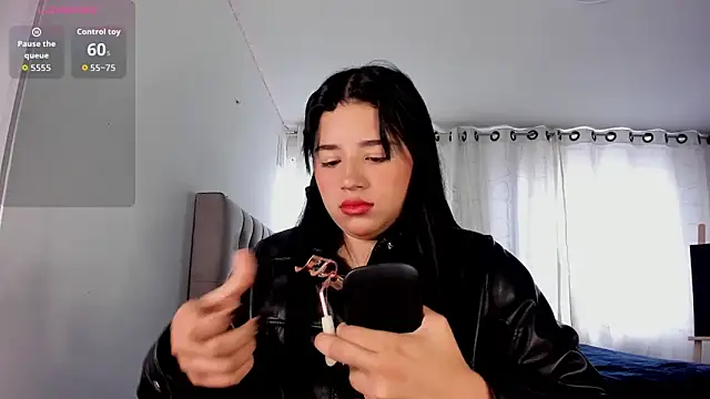 aliice walker  online show from 11/02/25, 04:01