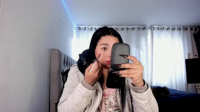 aliice walker  online show from 10/24/25, 01:32