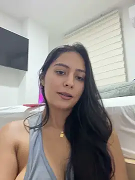 Snapshot of Sophie__Foxxx chatting on 04/28/26, 02:27 Sophie Foxxx online show from 04/28/26, 02:27