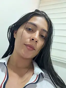 Snapshot of Sophie__Foxxx chatting on 05/21/26, 02:31 Sophie Foxxx online show from 05/21/26, 02:31