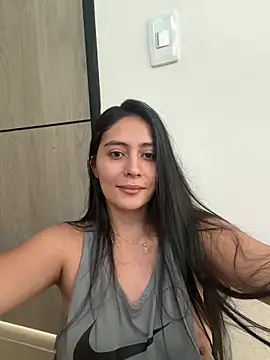Snapshot of Sophie__Foxxx chatting on 04/19/26, 06:10 Sophie Foxxx online show from 04/19/26, 06:10