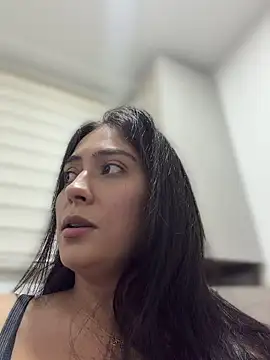 Snapshot of Sophie__Foxxx chatting on 04/22/26, 04:30 Sophie Foxxx online show from 04/22/26, 04:30