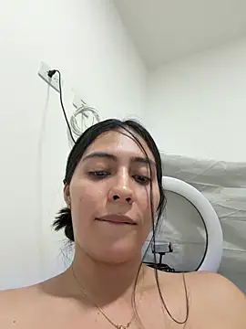 Snapshot of Sophie__Foxxx chatting on 05/15/26, 11:36 Sophie Foxxx online show from 05/15/26, 11:36