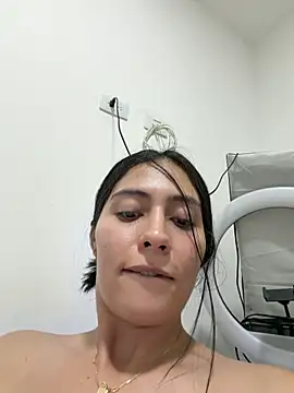Snapshot of Sophie__Foxxx chatting on 05/15/26, 11:25 Sophie Foxxx online show from 05/15/26, 11:25
