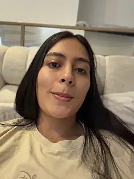 Snapshot of Sophie__Foxxx chatting on 05/05/26, 03:26 Sophie Foxxx online show from 05/05/26, 03:26
