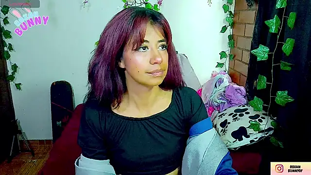 Roxanbunny1 online show from 11/30/25, 06:41