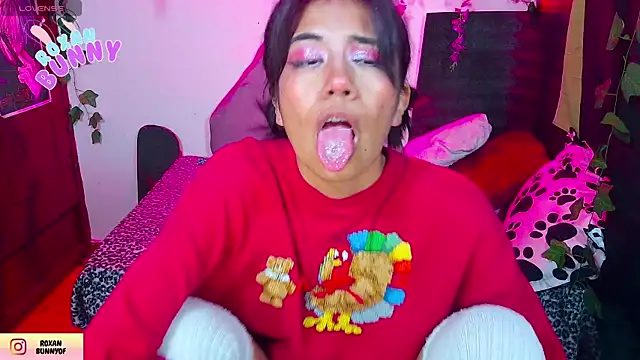 Roxanbunny1 online show from 12/19/25, 03:43