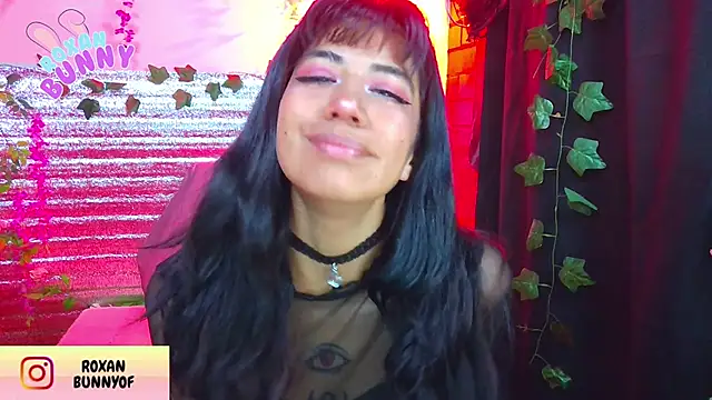 Snapshot of Roxanbunny1 chatting on 02/11/26, 02:44 Roxanbunny1 online show from 02/11/26, 02:44