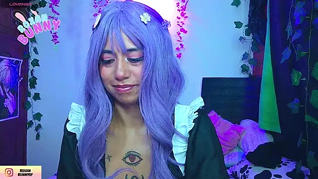 Snapshot of Roxanbunny1 chatting on 12/23/25, 04:01 Roxanbunny1 online show from 12/23/25, 04:01