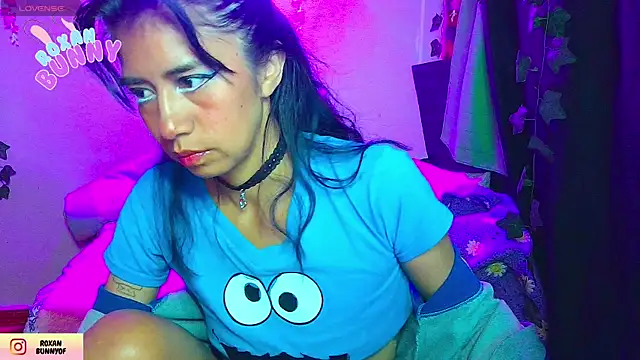 Snapshot of Roxanbunny1 chatting on 01/13/26, 01:31 Roxanbunny1 online show from 01/13/26, 01:31