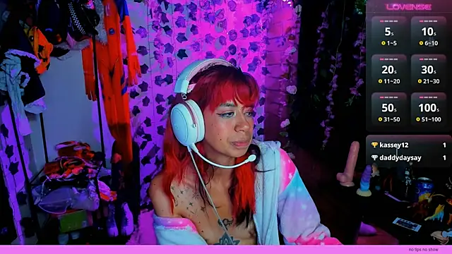 Snapshot of Roxanbunny1 chatting on 01/27/25, 07:56 Roxanbunny1 online show from 01/27/25, 07:56