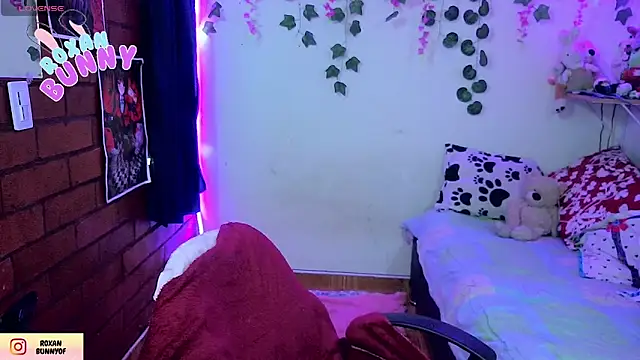 Roxanbunny1 online show from 04/21/26, 01:50