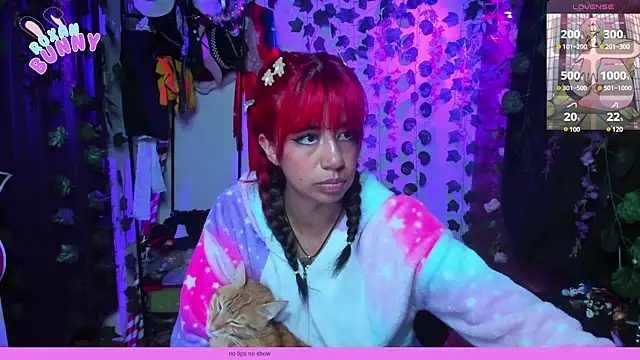 Snapshot of Roxanbunny1 chatting on 03/12/25, 04:51 Roxanbunny1 online show from 03/12/25, 04:51