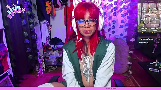 Snapshot of Roxanbunny1 chatting on 03/04/25, 05:11 Roxanbunny1 online show from 03/04/25, 05:11