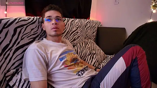 kisstarxxx online show from 02/15/26, 07:42