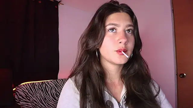 kisstarxxx online show from 12/17/25, 03:44