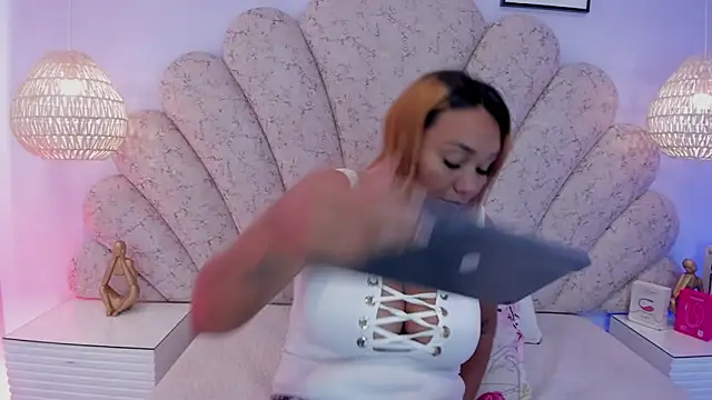 dalila salazar online show from 03/24/26, 02:44