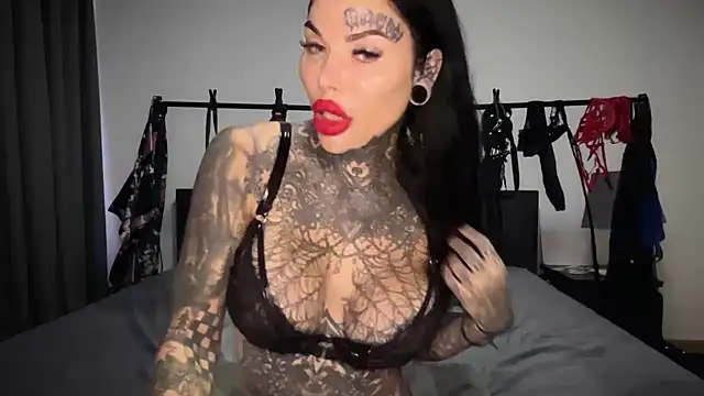 claudiacvc95 online show from 12/19/25, 05:10