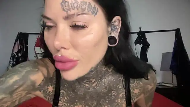 claudiacvc95 online show from 01/15/26, 05:44