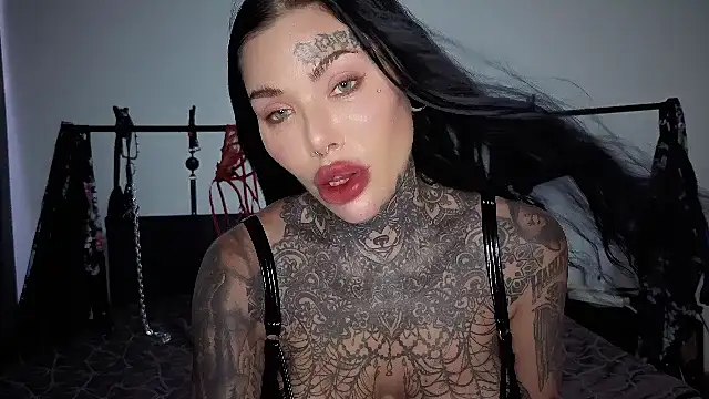 claudiacvc95 online show from 03/20/26, 04:13