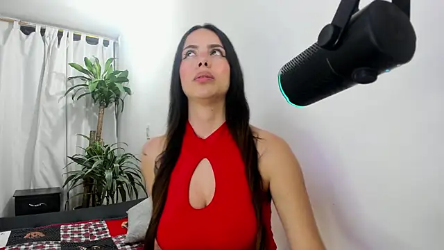 Lia-y-felipe online show from 11/25/25, 12:55