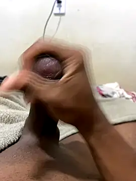 Snapshot of Ricardo063 chatting on 11/25/25, 09:53 Ricardo063 online show from 11/25/25, 09:53