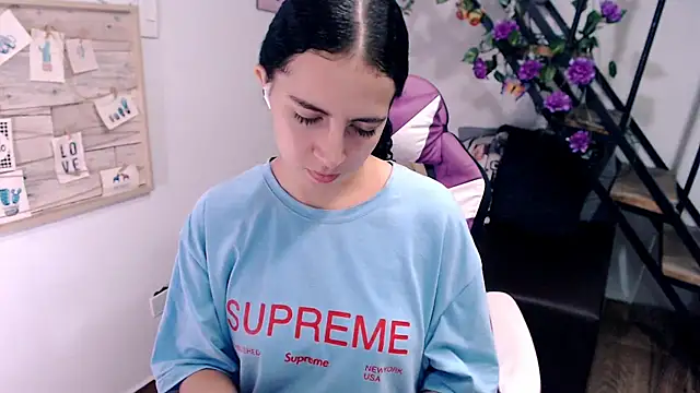 Snapshot of samantha_baby_ chatting on 04/10/26, 05:53 samantha baby online show from 04/10/26, 05:53