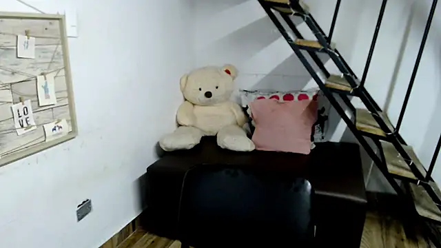 Snapshot of samantha_baby_ chatting on 03/22/25, 06:03 samantha baby online show from 03/22/25, 06:03