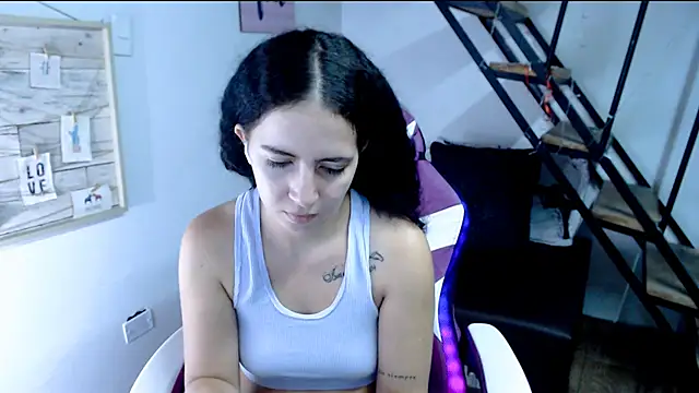 Snapshot of samantha_baby_ chatting on 09/09/25, 08:51 samantha baby online show from 09/09/25, 08:51